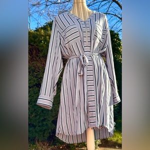 XL LONG SLEEVE SHIRT DRESS (NEW WITHOUT TAGS) ✨